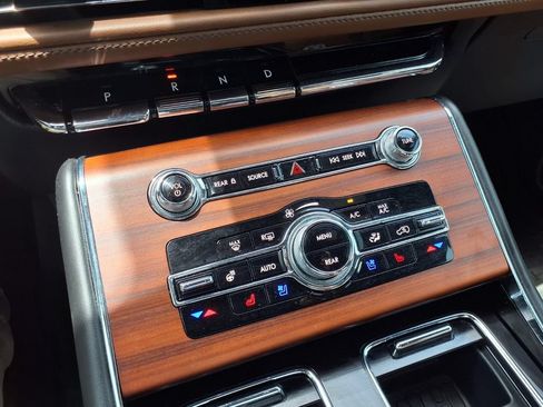 Used 2023 Lincoln Aviator Reserve w/ Equipment Group 201A RWD image 13