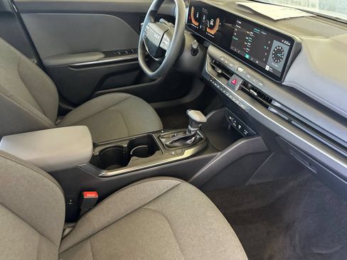 Used 2025 Kia K4 FWD image 16