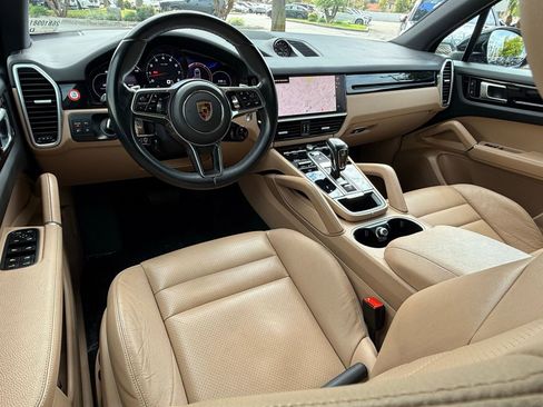 Used 2023 Porsche Cayenne image 31