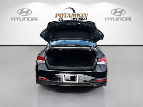 Used 2023 Hyundai Elantra SEL w/ Convenience Package image 23