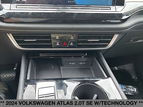 Used 2024 Volkswagen Atlas SE image 27