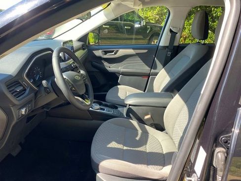 Used 2022 Ford Escape SE w/ SE Sport Appearance Package FWD image 11