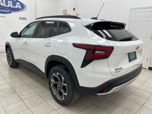 Used 2024 Chevrolet Trax LT w/ Driver Confidence Package image 19