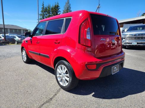 Used 2012 Kia Soul + FWD image 9