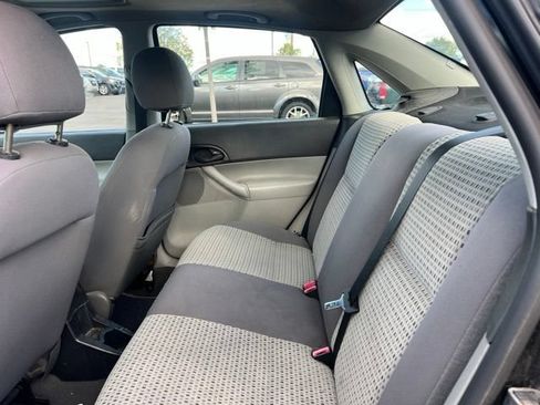 Used 2006 Ford Focus ZX4 Sedan FWD image 15