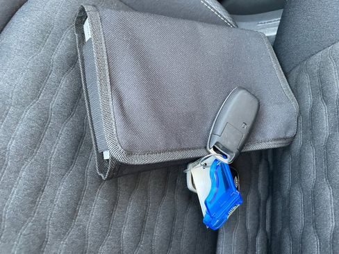 Used 2024 Nissan Pathfinder SV w/ SV Premium Package image 5