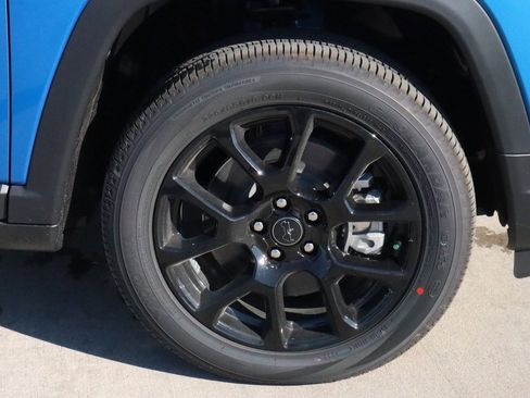 New 2026 Jeep Compass Latitude image 18