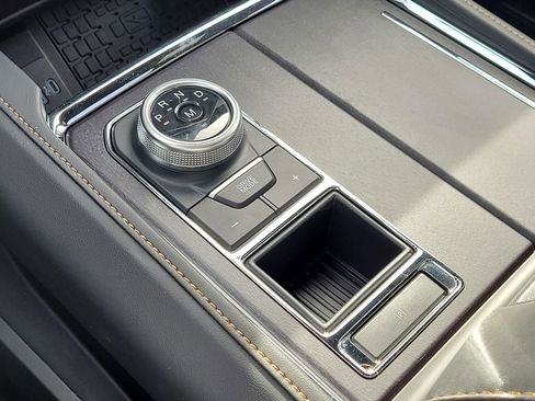 New 2024 Ford Expedition Platinum image 50