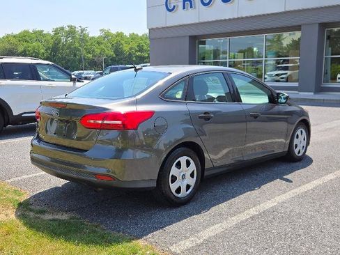 Certified 2018 Ford Focus S FWD image 3