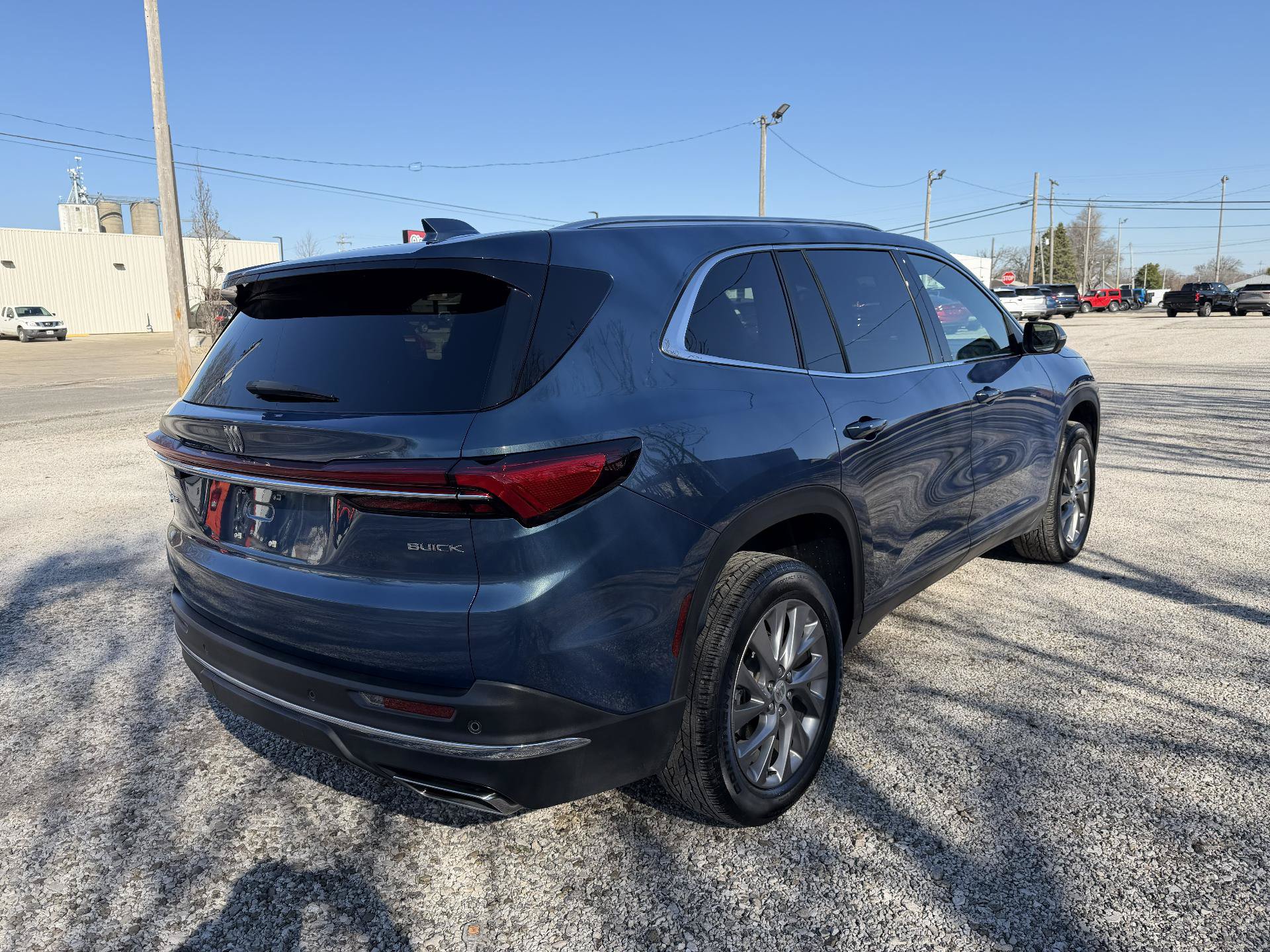 Used 2025 Buick Enclave Preferred AWD/4WD image 5