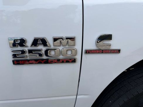 Used 2018 RAM 2500 Tradesman w/ Chrome Appearance Group image 33
