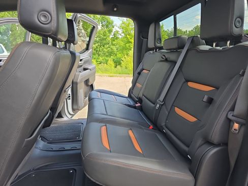 Used 2025 GMC Sierra 1500 AT4 w/ AT4 Premium Package AWD/4WD image 14