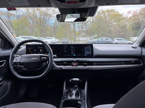 Used 2025 Kia K4 FWD image 31