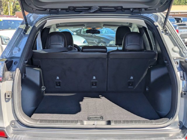 Used 2019 Jeep Cherokee Latitude Plus FWD image 14