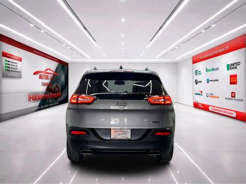 Used 2016 Jeep Cherokee Latitude image 7