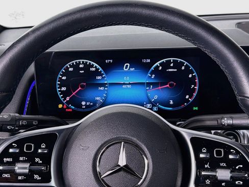 Used 2022 Mercedes-Benz GLB 250 image 19