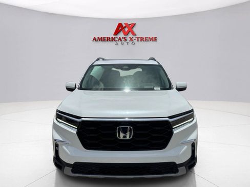 Used 2025 Honda Pilot Elite image 9