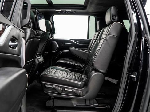 Used 2019 Cadillac Escalade Luxury image 50