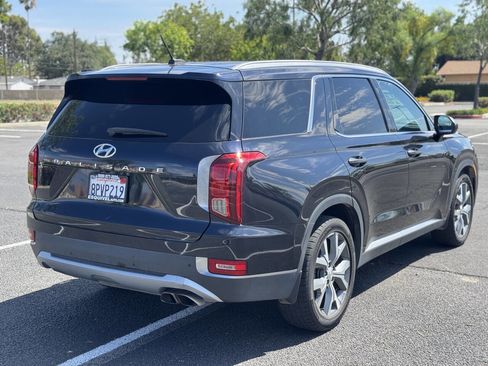 Used 2020 Hyundai Palisade SEL w/ Convenience Package image 3