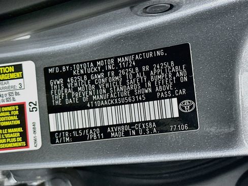 Used 2025 Toyota Camry SE FWD image 31