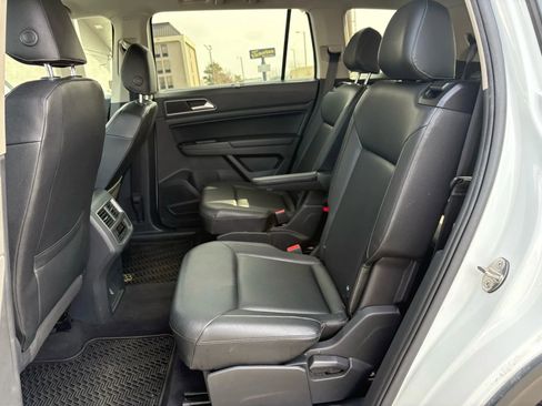 Used 2019 Volkswagen Atlas SE w/ Panoramic Sunroof Package image 16