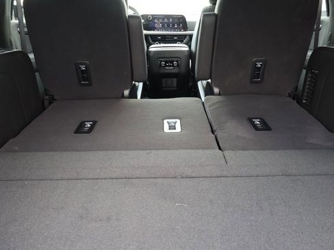 New 2025 Chevrolet Suburban Premier image 43