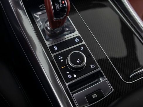 Used 2022 Land Rover Range Rover Sport SVR image 37