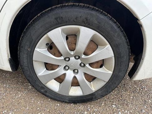 Used 2010 Subaru Impreza 2.5i image 12