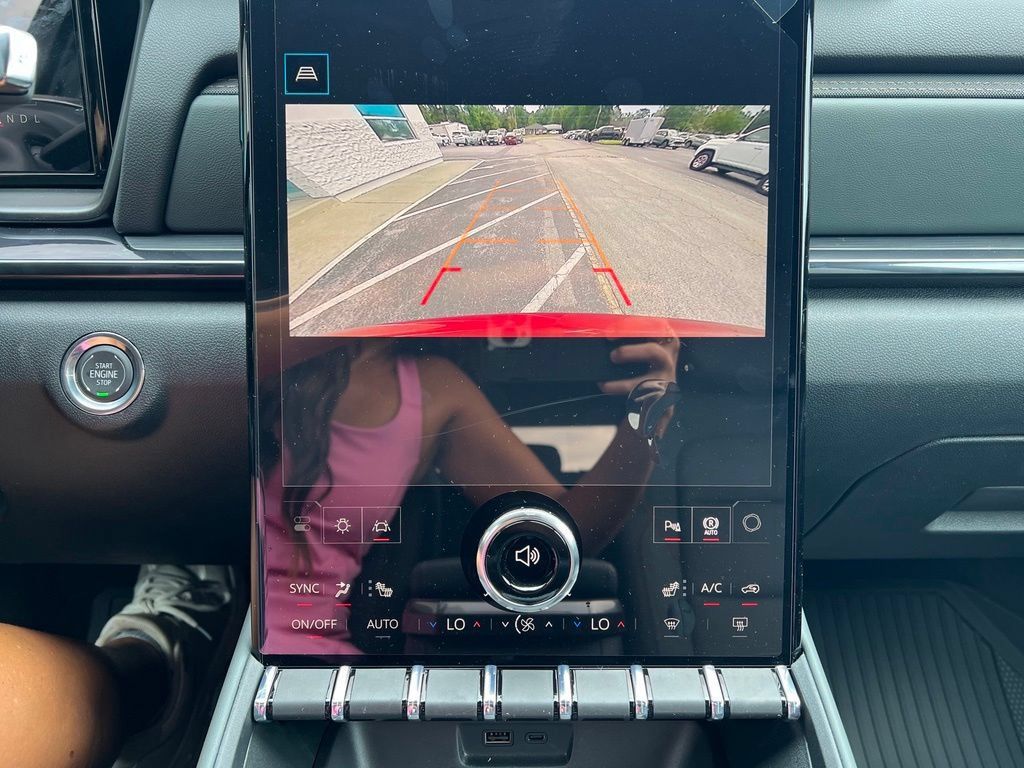 New 2027 GMC Terrain AT4 w/ LPO, Black Badging Package AWD/4WD image 18
