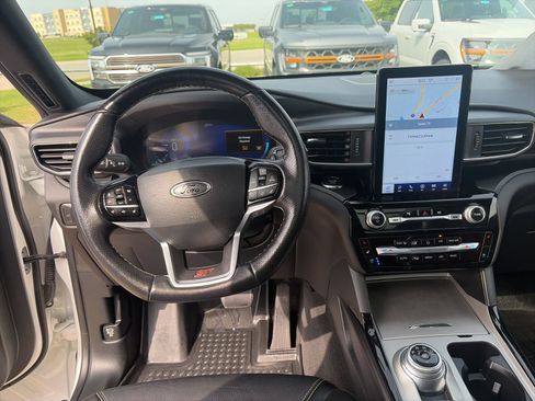 Used 2022 Ford Explorer ST w/ Equipment Group 401A AWD/4WD image 16