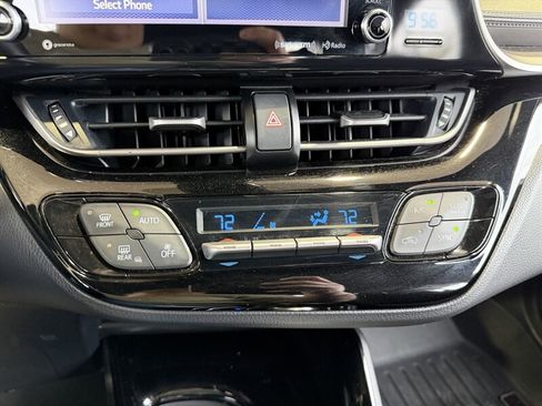 Used 2019 Toyota C-HR XLE image 19