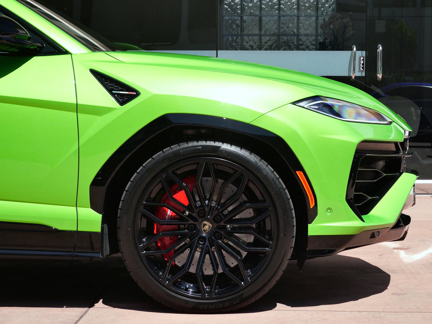 Used 2026 Lamborghini Urus SE AWD/4WD image 9