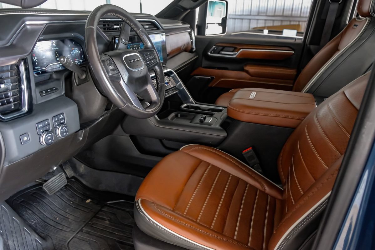 Used 2024 GMC Sierra 2500 Denali Ultimate AWD/4WD image 14