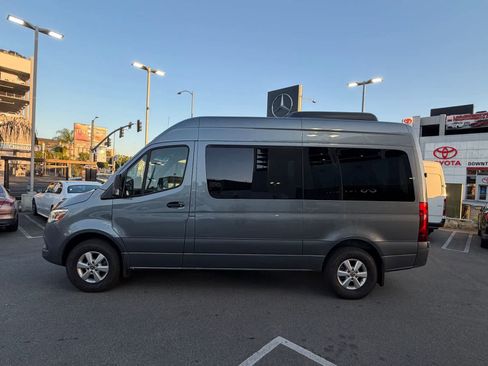 Used 2024 Mercedes-Benz Sprinter 2500 image 2