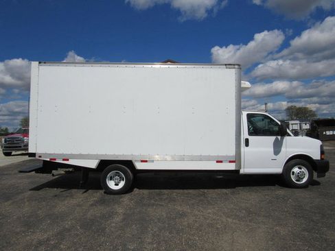 Used 2024 Chevrolet Express 3500 w/ Power Convenience Package RWD image 2