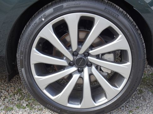 New 2026 Land Rover Range Rover SE image 27