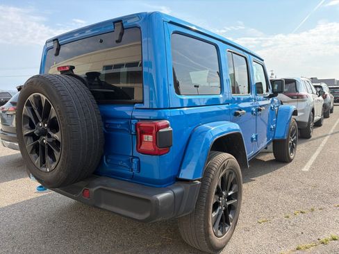 Used 2024 Jeep Wrangler Unlimited Sahara AWD/4WD image 5