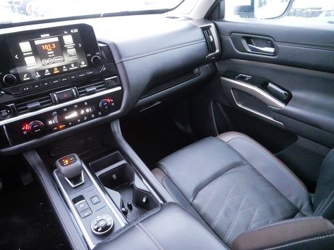 Certified 2025 Nissan Pathfinder Platinum w/ Cargo Package image 11