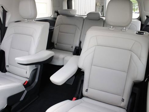 New 2026 Lincoln Navigator Reserve AWD/4WD image 52