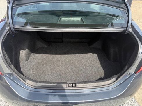 Used 2019 Toyota Corolla SE FWD image 11