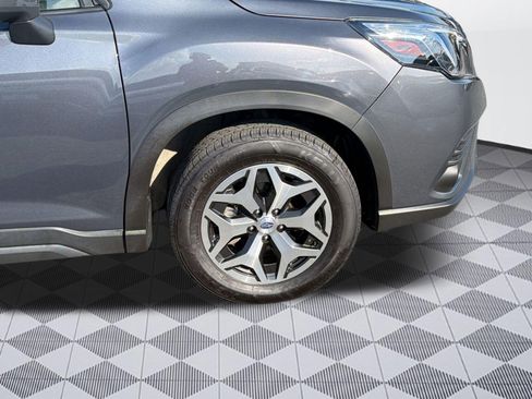 Used 2023 Subaru Forester Premium AWD/4WD image 11