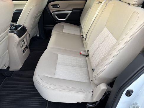 Used 2019 Nissan Titan SV w/ SV Convenience Package image 21