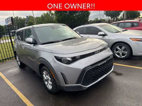 Used 2025 Kia Soul LX w/ LX Technology Package FWD image 3