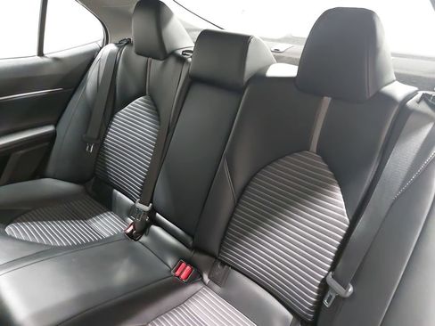 Used 2022 Toyota Camry SE image 13