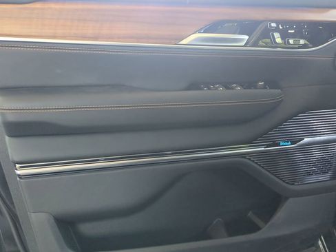 Used 2024 Jeep Grand Wagoneer Series III w/ Rear Seat Video Group 1 image 20