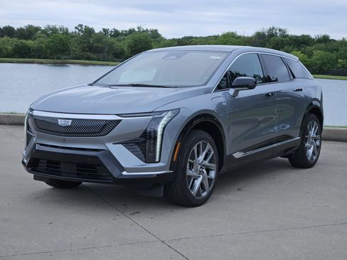 New 2026 Cadillac Optiq Luxury 1 RWD image 2