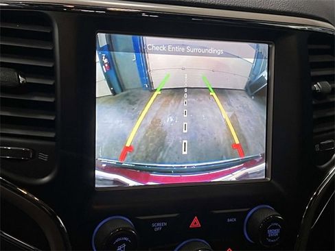 Used 2017 Jeep Grand Cherokee Limited w/ Luxury Group II image 23