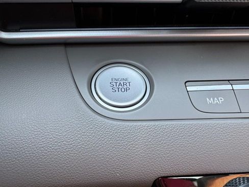 Certified 2024 Hyundai Elantra SEL w/ Convenience Package FWD image 23