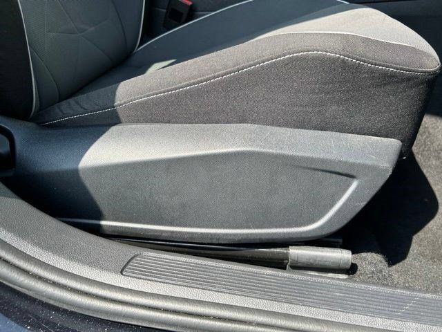 Used 2025 Volkswagen Jetta Sport FWD image 51