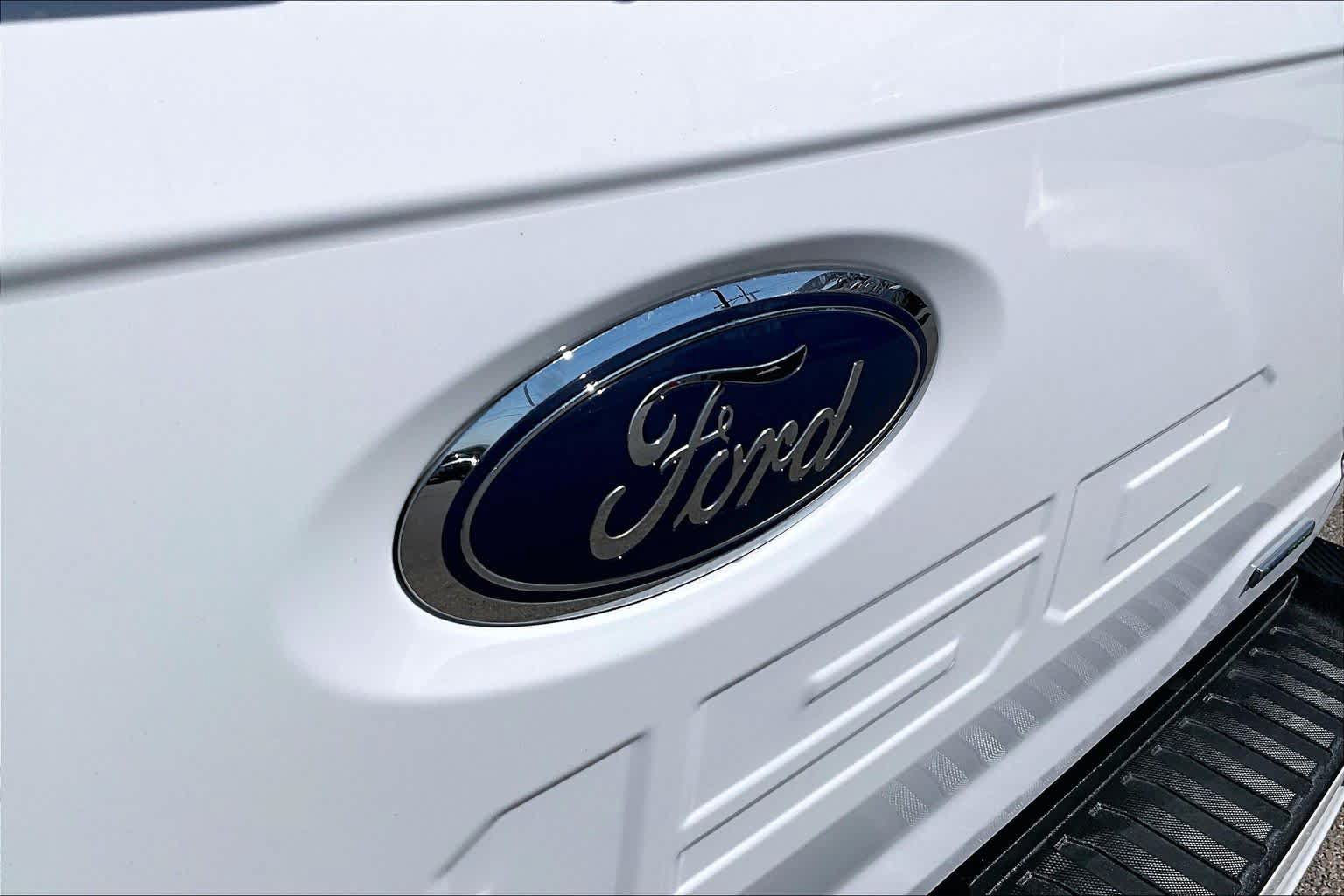 Certified 2022 Ford F150 XL w/ STX Appearance Package RWD image 9